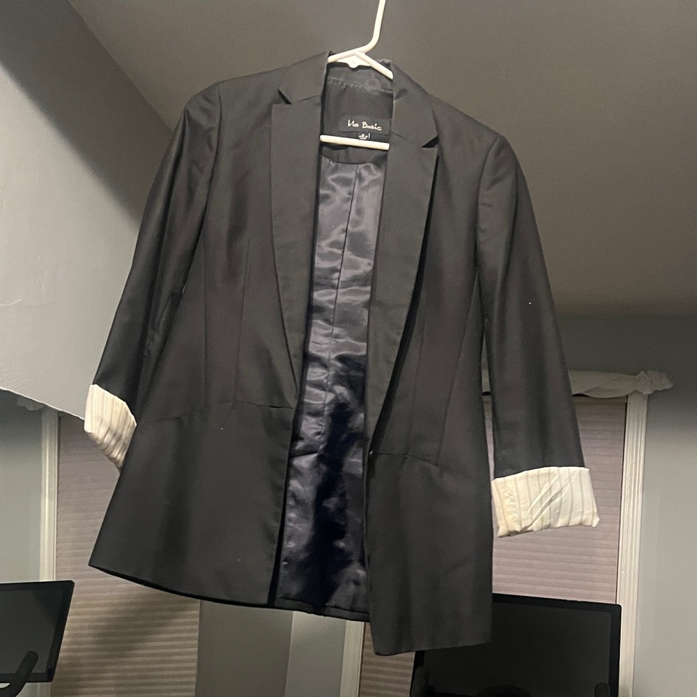 Iris Basic Black Blazer with Cream Accents